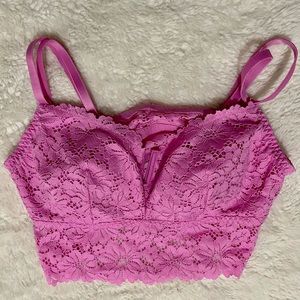 NWT 💘 Victoria’s Secret PINK soft lace bralette.
